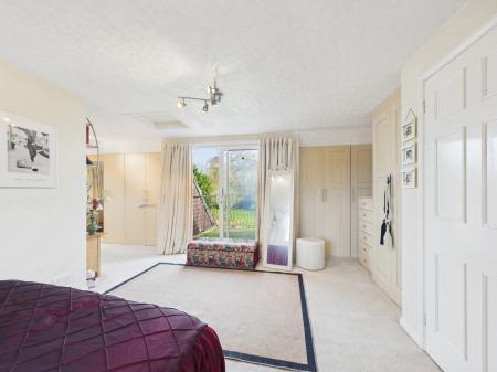 5 bedroom Detached house for sale in Pound Green, Baughurst, RG26