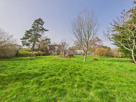 5 bedroom Detached house for sale in Pound Green, Baughurst, RG26