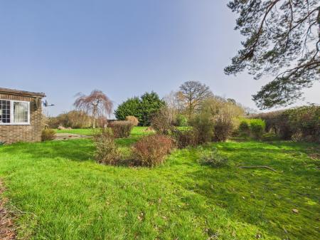 5 bedroom Detached house for sale in Pound Green, Baughurst, RG26