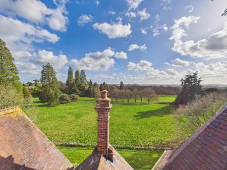 1 bedroom Flat for sale in Bucklebury Place, Bucklebury, RG7