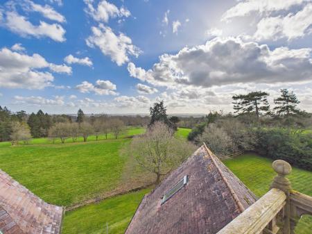 1 bedroom Flat for sale in Bucklebury Place, Bucklebury, RG7