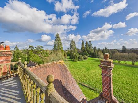 1 bedroom Flat for sale in Bucklebury Place, Bucklebury, RG7