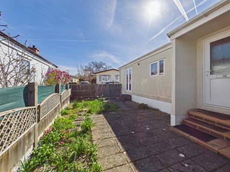 2 bedroom Park home for sale in Meadow Park, Sherfield-On-Loddon, RG27