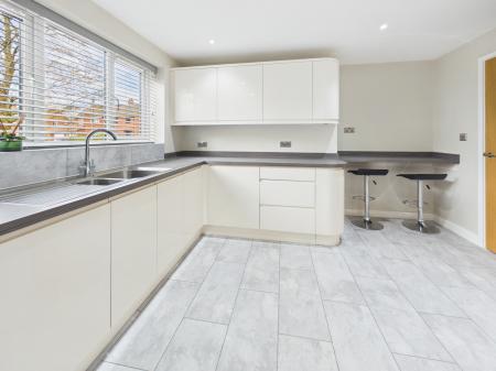 3 bedroom End of terrace house to let in Whitedown Road, Tadley, RG26