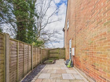 3 bedroom End of terrace house to let in Whitedown Road, Tadley, RG26
