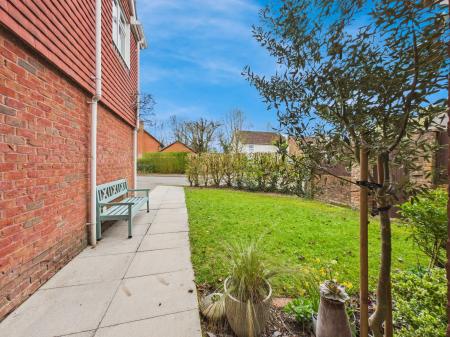 5 bedroom Detached house for sale in Bramley Green Road, Bramley, RG26