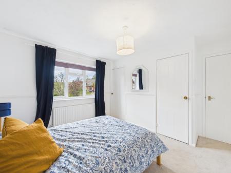 5 bedroom Detached house for sale in Bramley Green Road, Bramley, RG26