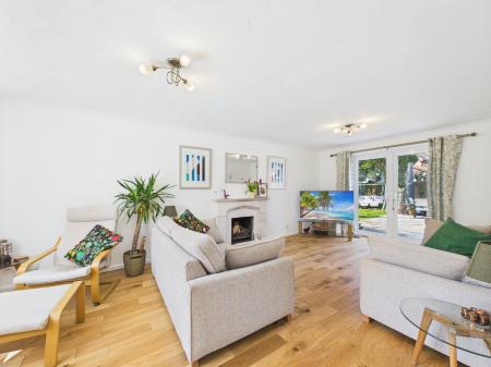 5 bedroom Detached house for sale in Bramley Green Road, Bramley, RG26