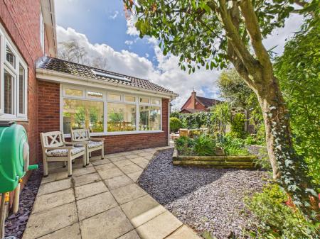 5 bedroom Detached house for sale in Bramley Green Road, Bramley, RG26