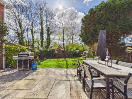 5 bedroom Detached house for sale in Bramley Green Road, Bramley, RG26