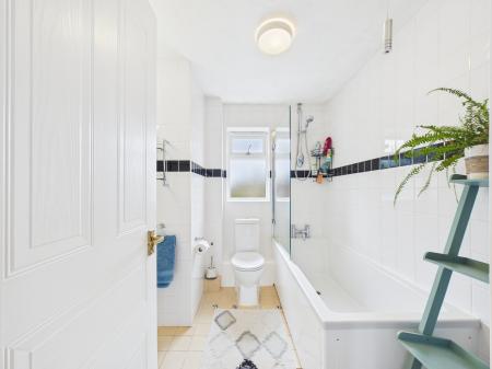 5 bedroom Detached house for sale in Bramley Green Road, Bramley, RG26