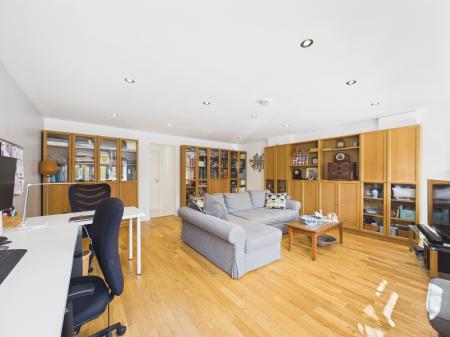 5 bedroom Detached house for sale in Bramley Green Road, Bramley, RG26