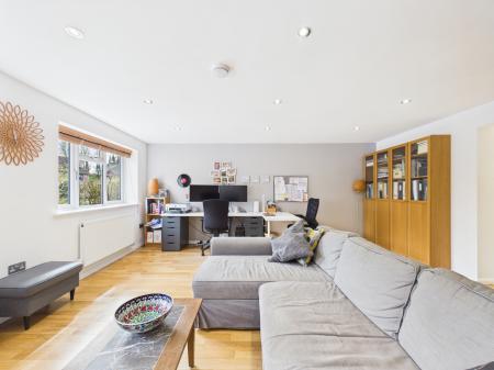 5 bedroom Detached house for sale in Bramley Green Road, Bramley, RG26