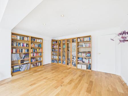 5 bedroom Detached house for sale in Bramley Green Road, Bramley, RG26