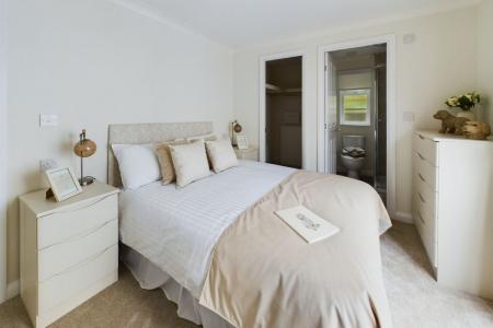 1 bedroom Park home for sale in Elm Grove Park, Thatcham, RG18