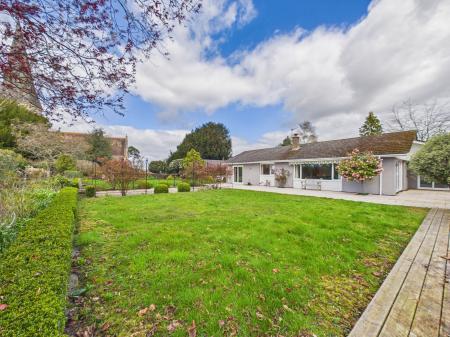 4 bedroom Detached bungalow for sale in Church Lane, Reading, RG7