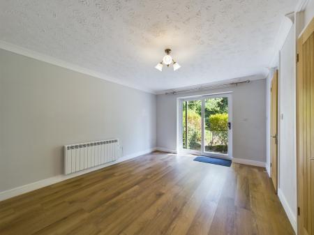 2 bedroom Ground floor flat to let in Christy Court, Tadley, RG26