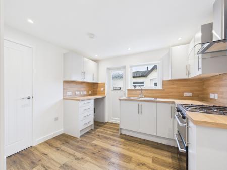 2 bedroom Park home for sale in SherfieldonLoddon, Hook, RG27