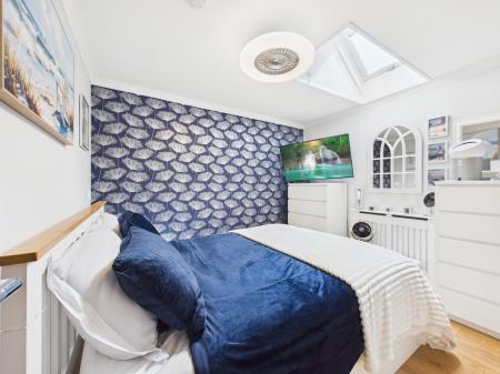 2 bedroom Bungalow for sale in West Street, Tadley, RG26