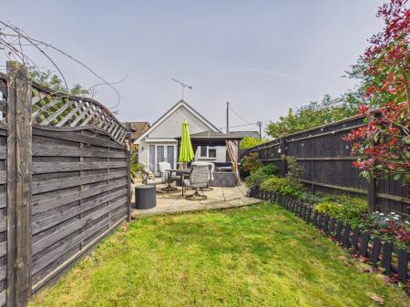 2 bedroom Bungalow for sale in West Street, Tadley, RG26