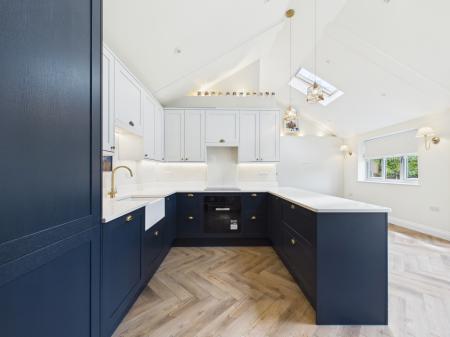 1 bedroom Detached bungalow for sale in West Street, Tadley, RG26