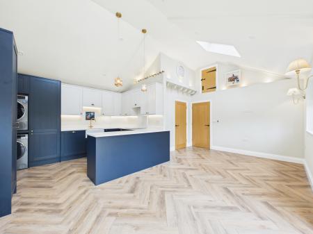 1 bedroom Detached bungalow for sale in West Street, Tadley, RG26