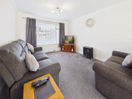 3 bedroom Semi-detached house for sale in Longbridge Road, Bramley, RG26