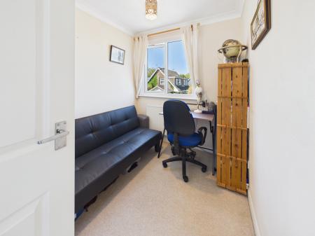 3 bedroom Semi-detached house for sale in Longbridge Road, Bramley, RG26