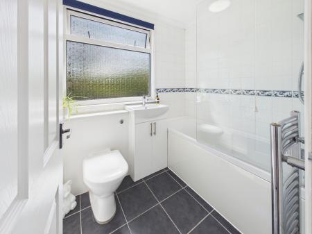 3 bedroom Semi-detached house for sale in Longbridge Road, Bramley, RG26
