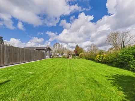 5 bedroom Semi-detached house for sale in West Heath Road, Baughurst, RG26