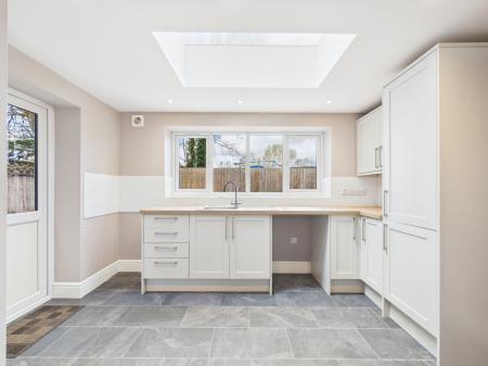 5 bedroom Semi-detached house for sale in West Heath Road, Baughurst, RG26