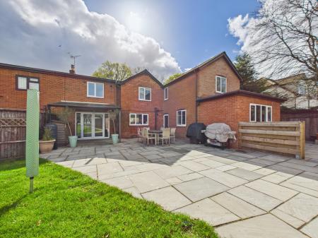 5 bedroom Semi-detached house for sale in West Heath Road, Baughurst, RG26