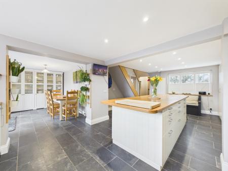 5 bedroom Semi-detached house for sale in West Heath Road, Baughurst, RG26