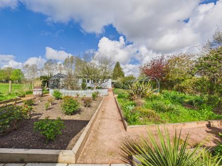 5 bedroom Semi-detached house for sale in West Heath Road, Baughurst, RG26