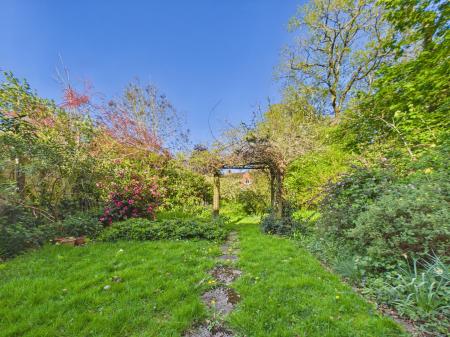 2 bedroom End of terrace house for sale in Whitedown Road, Tadley, RG26