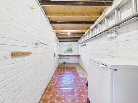 2 bedroom End of terrace house for sale in Whitedown Road, Tadley, RG26