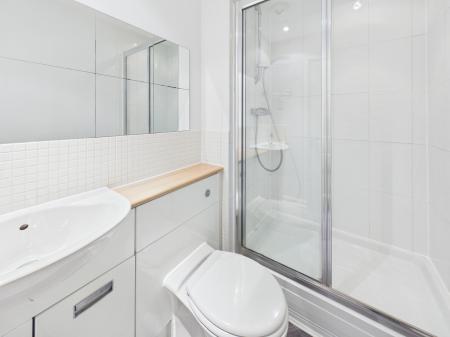 2 bedroom Flat to let in Compton Way, Sherfield-On-Loddon, RG27