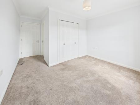 2 bedroom Flat to let in Compton Way, Sherfield-On-Loddon, RG27