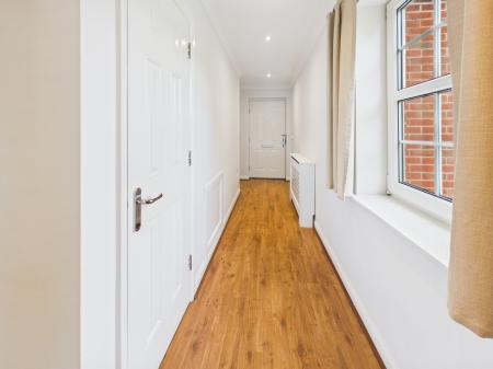 2 bedroom Flat to let in Compton Way, Sherfield-On-Loddon, RG27