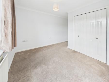 2 bedroom Flat to let in Compton Way, Sherfield-On-Loddon, RG27