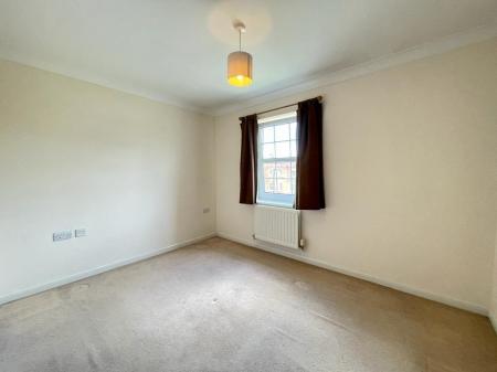 2 bedroom Flat to let in Compton Way, Sherfield-On-Loddon, RG27