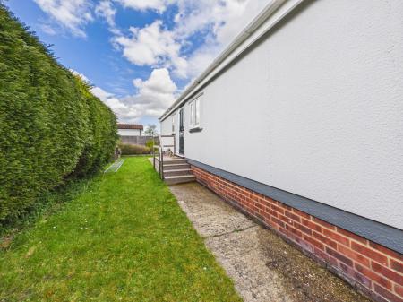 2 bedroom Park home for sale in Holly Close, Crookham Common, RG19