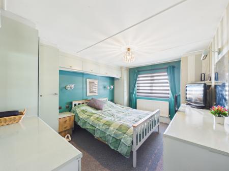 2 bedroom Park home for sale in Holly Close, Crookham Common, RG19
