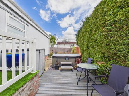 2 bedroom Park home for sale in Holly Close, Crookham Common, RG19