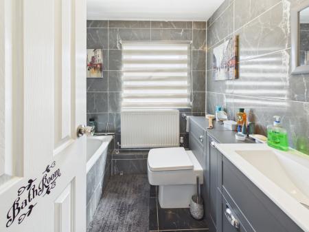 2 bedroom Park home for sale in Holly Close, Crookham Common, RG19
