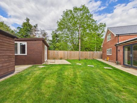 4 bedroom Detached house for sale in Browning Hill Green, Baughurst, RG26