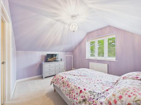 4 bedroom Detached house for sale in Browning Hill Green, Baughurst, RG26