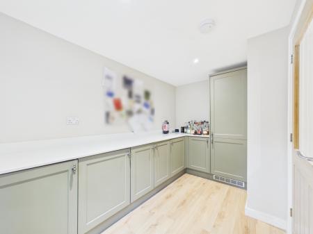 4 bedroom Detached house for sale in Browning Hill Green, Baughurst, RG26
