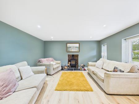 4 bedroom Detached house for sale in Browning Hill Green, Baughurst, RG26