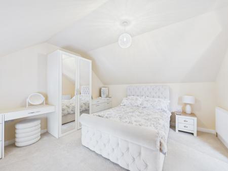 4 bedroom Detached house for sale in Browning Hill Green, Baughurst, RG26